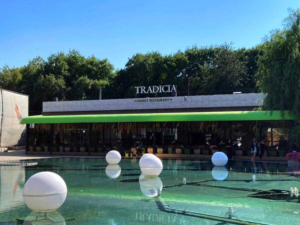 Arcadia Spacious Apartments Odessa Luaran gambar