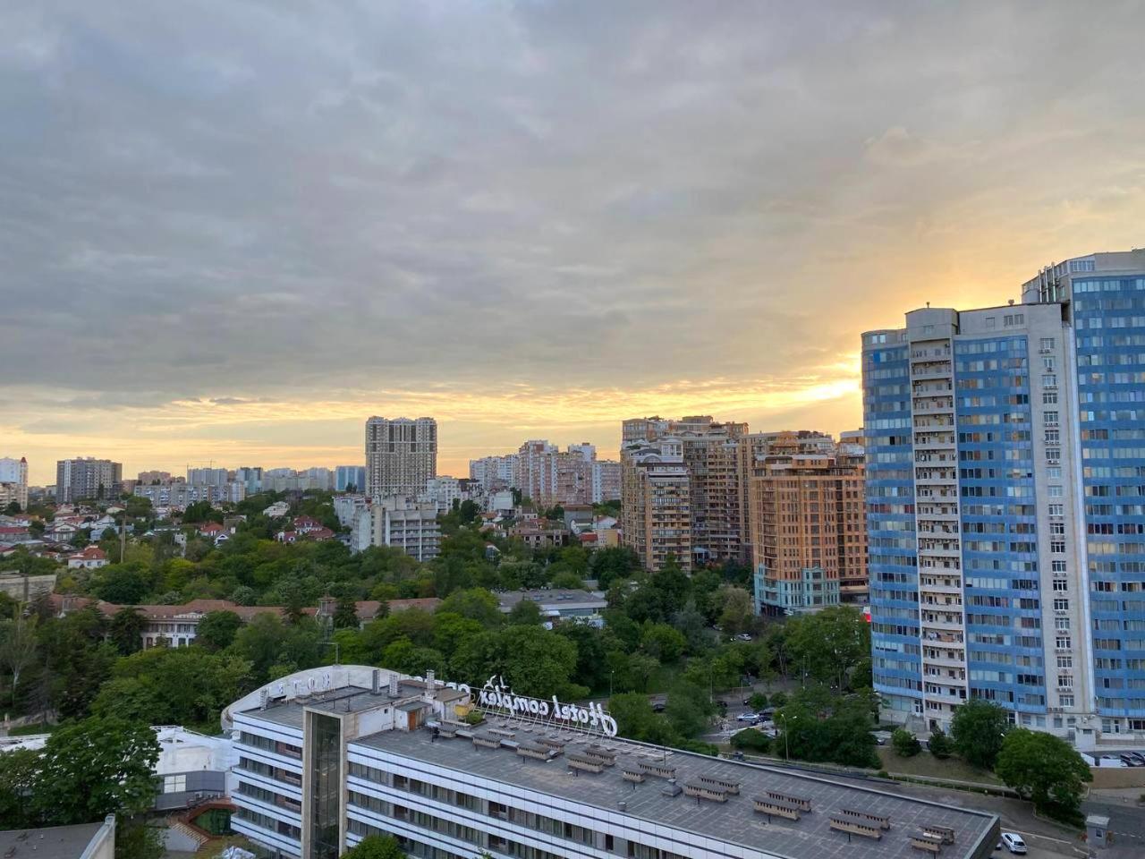 Arcadia Spacious Apartments Odessa Luaran gambar